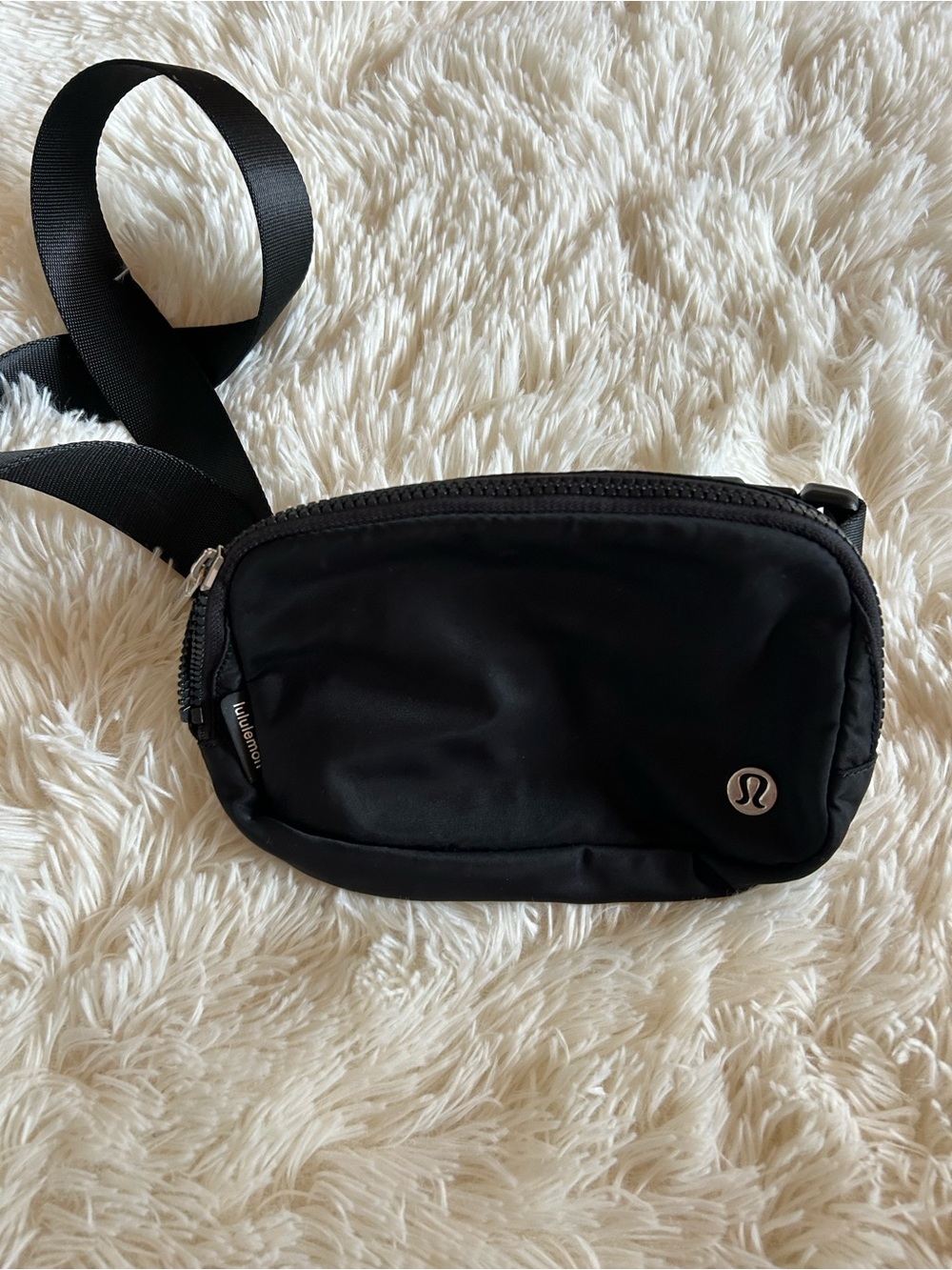 lululemon athletica Black Compact Crossbody Belt Bag